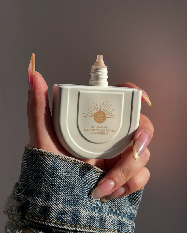 ضدآفتاب رنگی (تینتی) فلوئیدی استلین مناسب انواع پوست +++SPF70 PA حجم 50ml